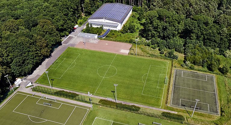 Kostenlose Info-Seminare rund ums Thema LED-Licht auf Sportplätzen für Vereine