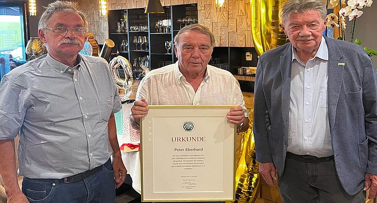 Goldene FVM-Ehrennadel für Peter Eberhard (Weiler-Volkhoven)