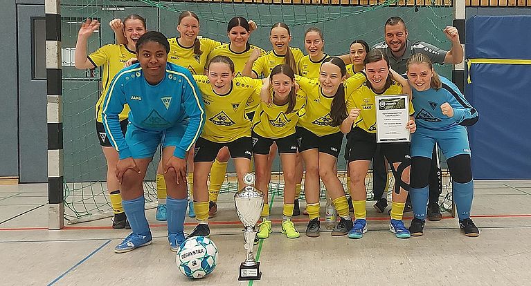 Karl-Fassbender-FVM-Futsal-Cup der Juniorinnen: Alemannia Aachen und SV Menden vorne