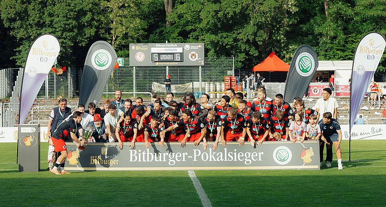 Hochspannung in Höhenberg: FC Viktoria Köln gewinnt Bitburger-FVM-Pokal 2026 im Elfmeterschießen gegen Fortuna Köln