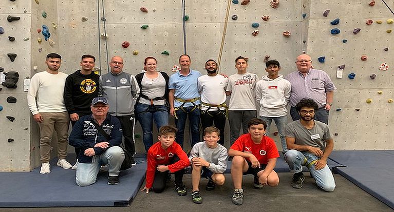 Führungs- und Spielführer-Treffen der A- und B-Junioren in der Kletterhalle Kalk