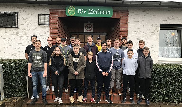 14 (+ 3) neue Schiedsrichter und Schiedsrichterinnen im Fußballkreis Köln