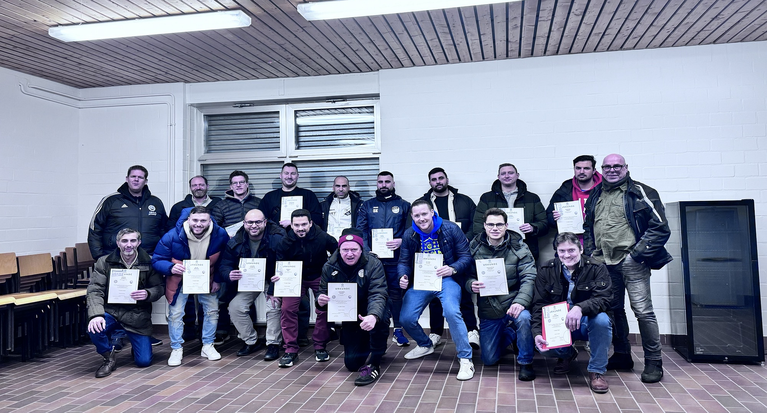 C-Lizenz-Profillehrgang beim FC Pesch: 21 erfolgreiche Teilnehmer*innen