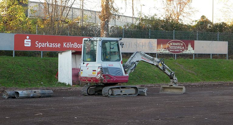 Umwandlungsarbeiten beim SV Rot-Weiß Zollstock haben begonnen