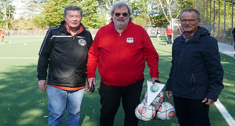 Der Kunstrasenplatz beim 1. FSV Köln 1899 wurde offiziell eingeweiht