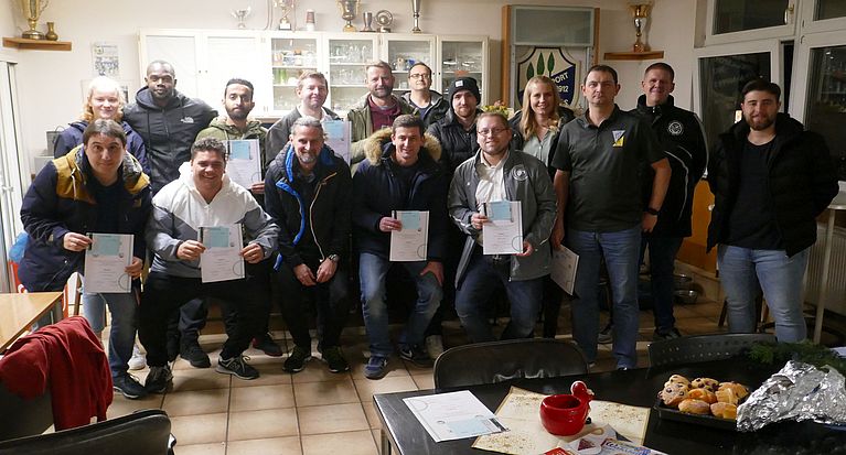 C-Lizenzübergabe des Lehrgangs bei SuS Nippes 12