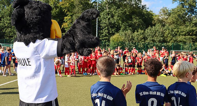 550 Kinder bei Kinderfußball-Tour in der Sportschule Hennef dabei