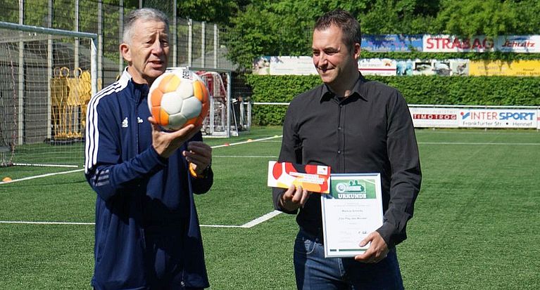 FAIRPLAY DES MONATS: MARKUS SCHMITZ GEEHRT 