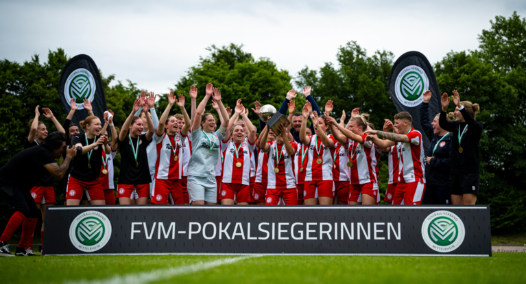 FVM-Pokal der Frauen: S.C. Fortuna Köln bezwingt DJK Südwest bei stimmungsvoller Premiere in Troisdorf
