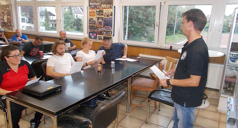 Staffelbesprechungen der Juniorinnen-Mannschaften im Kreis Köln
