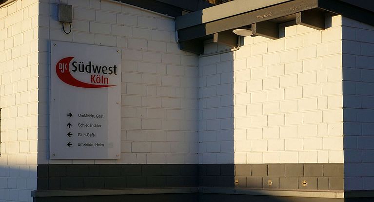 Nutzung der Umkleidekabinen und Duschen bei DJK Südwest Köln nicht möglich