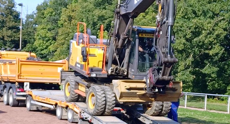 Umwandlungsarbeiten zum Kunstrasenplatz beim RSV Rath-Heumar haben begonnen