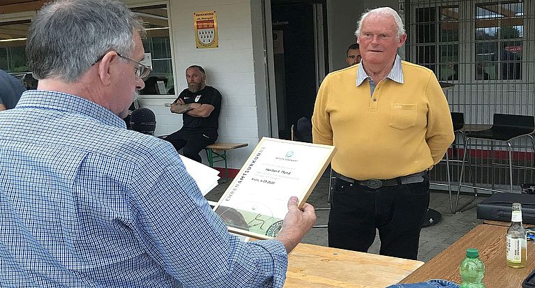 Seit 70 Jahren Vereinsmitglied  bei Rheingold Poll  -  Herbert Mund