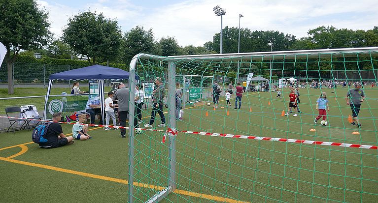 Der Fußballkreis Köln beim 10. Kölner KinderSportFest im Sportpark Müngersdorf (+ große Bildergalerie)