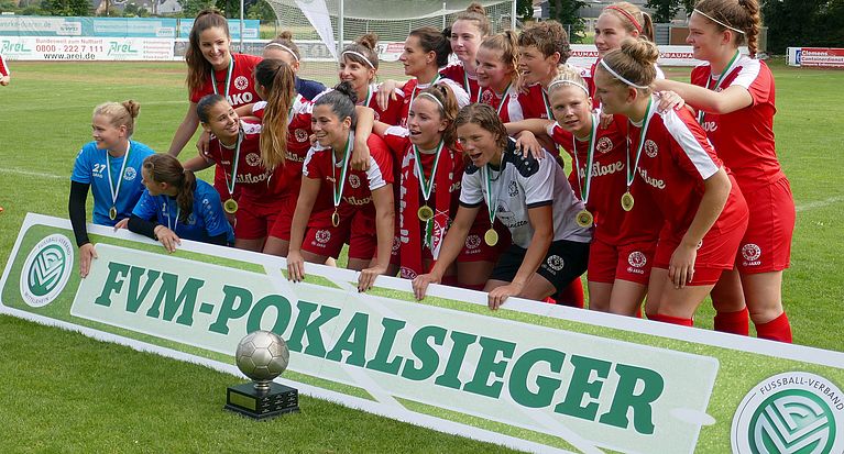 Fortuna Köln gewinnt das FVM-Frauenpokalendspiel 2019 – drei Pokalsiege für den Kreis Köln (+ Bildergalerie)