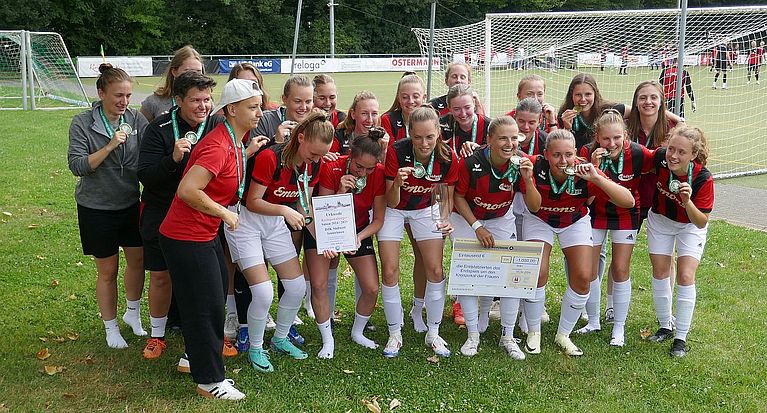 Pokalendspiele 2024/2025 des Kreises Köln: DJK Südwest (Frauen) und FC Pesch (Herren) holen sich den Titel (+ große Bildergalerie)