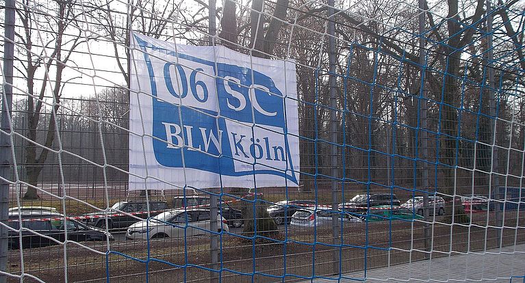 Umkleidesituation beim SC Blau-Weiß 06 Köln am Fort Deckstein