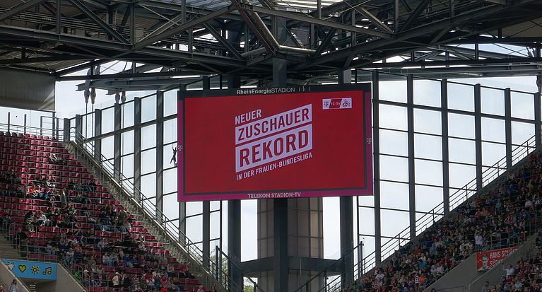 Frauen-Bundesliga 1. FC Köln – Eintracht Frankfurt: Zuschauerrekord im RheinEnergie-STADION