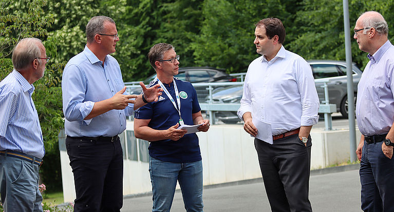 Nathanael Liminski besucht Fußball-Verband Mittelrhein und Sportschule Hennef